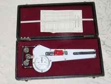 Messgerät Spannungsmesser im