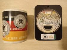 DFB Tasse & DFB  Flaschen Öffner-2004 mit signaturen.Ballack und Co