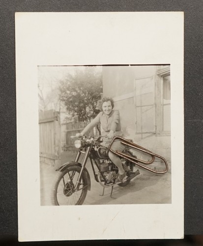 Foto portrait frau motorrad - frau,