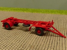 1/87 Wiking Anhänger für Wechselpritsche / Wechselkoffer rot