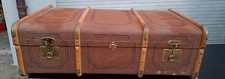 Großer antiker Reisekoffer
