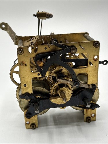 Altes uhrwerk wanduhr - altes,