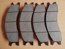 4 Bremsklötze 8R0821ST Case