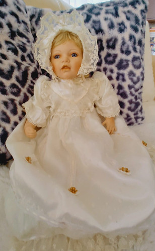 Porzellan puppe baby - porzellan-puppe, sitzend