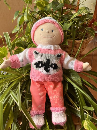 Neu gestrickte puppensachen - gestrickte,