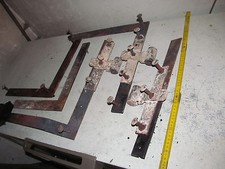 3 rostige Angeln + Verstärkungswinkel usw. für Scheunentor Hoftor gebraucht 