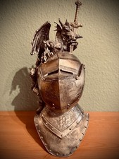 Ritterhelm mit Drache und