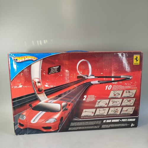 Hot wheels race circuit - wheels,