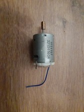 Gleichstrommotor DC mit Schneckengetriebe auf der Welle