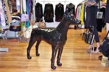 Lebensgroßer Dobermann Garten