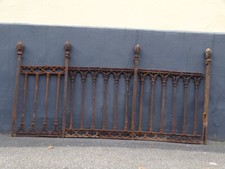 Gotischer Altarzaun mit 4 Pfosten • Frankreich • Gusseisen • 6 Elemente - antik