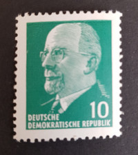 Briefmarke ddr walter - 📌,