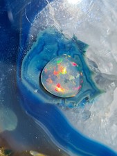 Unglaubliches Farbspiel:  Welo Opal  13 x 13 mm           H90