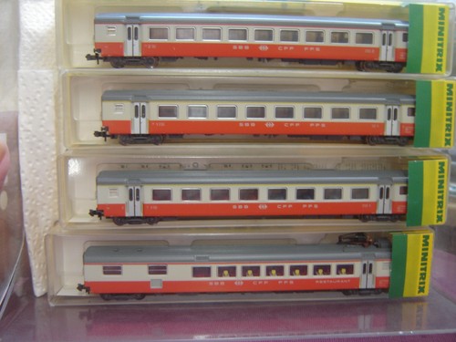 Minitrix 4x personenwagen - n,