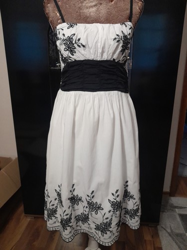 Sommerkleid mit stickerei - sommerkleid,