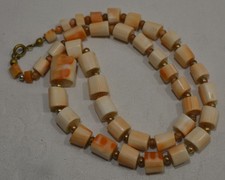 Alte Kette Engelshaut Koralle peach Pfirsich Farben Länge 50 cm,