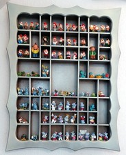 Konvolut 81 Ü Eier Figuren + 3 Figuren mit  Setzkasten ca.65x51x6 (49 Fächer)