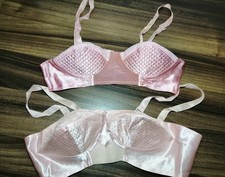 2 Stück Glänzender 40/50er Satin-Spitztüten-BH rosa