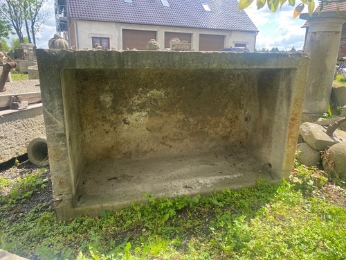 Alter brunnen aus - brunnen, grauem