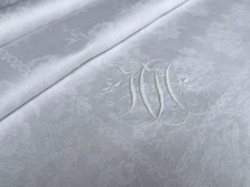 Traumhaftes Leinendamast Tafeltuch  190/164 cm  Blüten  Prunkmonogramm um 1900