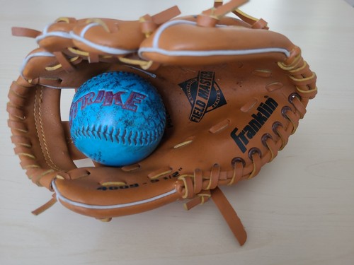 Baseball handschuh mit - handschuh, ball