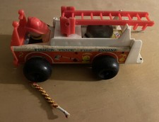 FISHER PRICE FIRE ENGINE -