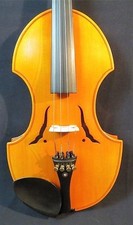 HANDGEMACHTE GEIGE IM