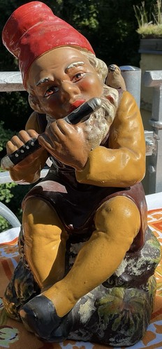 Alter gartenzwerg mit vogel - mit,