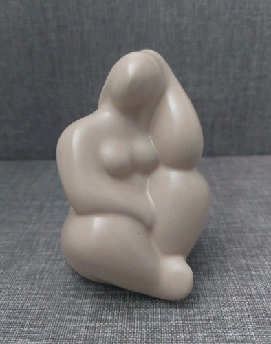 Figur sitzende frau - frau, beige