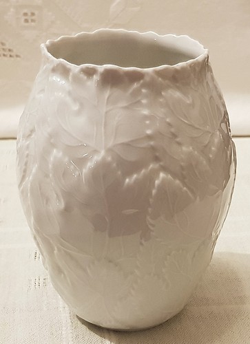Fürstenberg vase white leavs - fürstenberg,