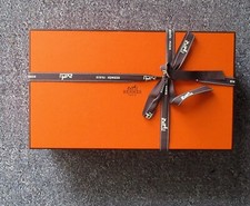 Original HERMÈS | Karton / Box / Schachtel (L/B/H: 28,6 x 22,6 x 7,3 cm), orange