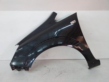 Opel Zafira B Bj.2009 Kotflügel Links Z20R Saphirschwarz Metallic Kratzer