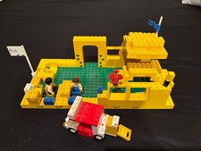 Lego Poststation mit Auto und Figuren