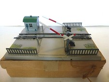 Märklin 7054 (457) Bahnübergang Märklin H0 von 1952 mit Mittelschiene, ovp