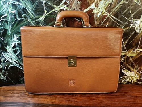 Loewe madrid elegante - loewe,