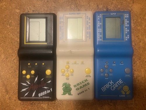 E9999 und e2000 - und, brick