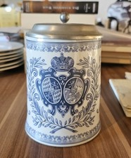 Porzellan Bierkrug mit Zinn Deckel Von Dr. Merkle Atelier