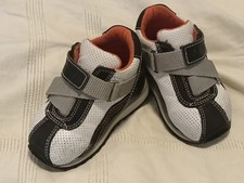 Orthopädische Schuhe für