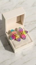 Regenbogen aufgereiht -