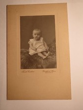 Frankfurt am Main - kleines Kind - Baby- Portrait / KAB