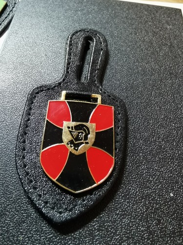 Brustanhänger