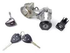 Toyota iQ 1.4 D-4D Zündschloss 2x Schlüssel