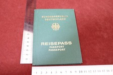 Alter Reisepass BRD einer Frau