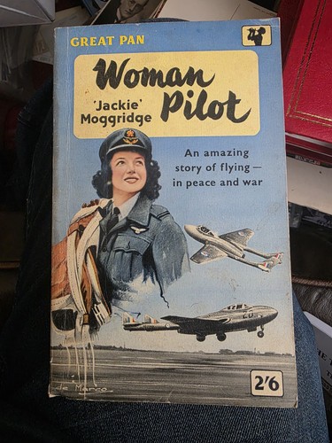 Woman pilot jackie moggridge - jackie,
