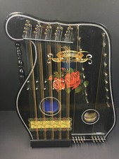 Antike Zither im Koffer