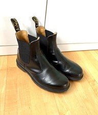 Dr. Martens Chelsea Boots 2976
