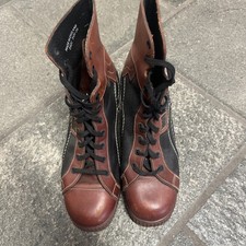 Gaultier Junior Schnur, Boots
