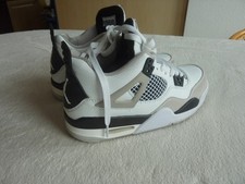 Nike Air Jordan 4 Retro