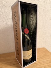 Moët & Chandon - Metallbox und Flasche (LEER)