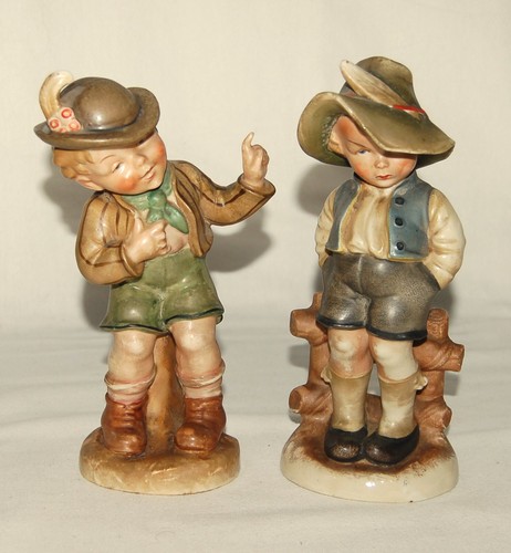 Große alte knabenfiguren - große,